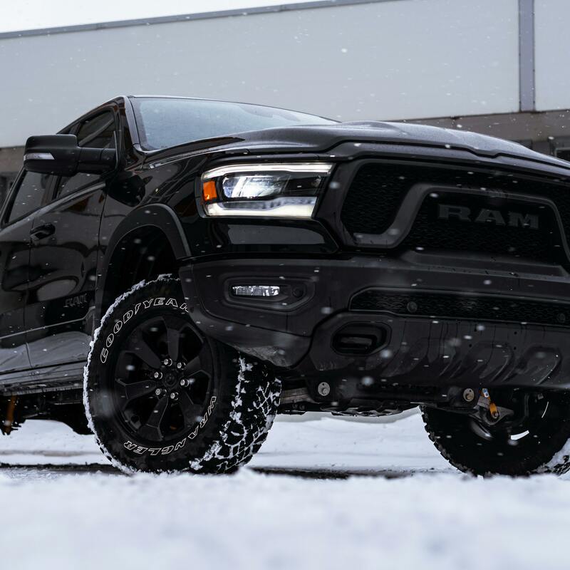 Υψηλής ποιότητας ελαστικά για αυτοκίνητα
και γεωργικά μηχανήματα!